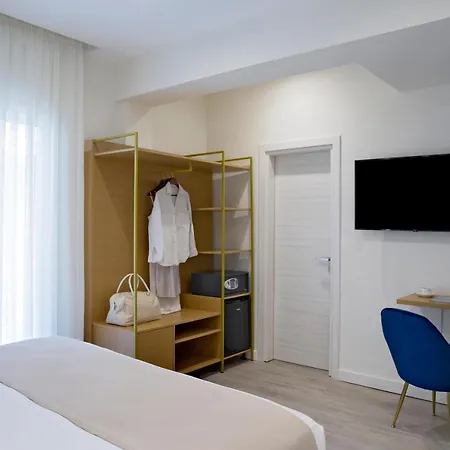 Hypnos Hotel 4*